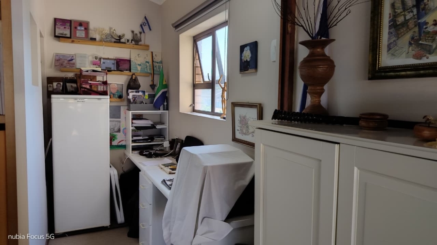 4 Bedroom Property for Sale in Ferreira Town Eastern Cape